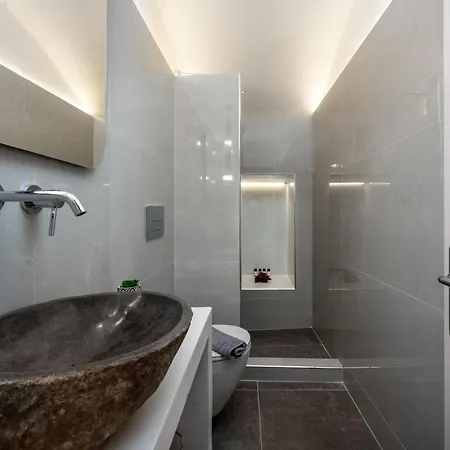 Townhall Apartment